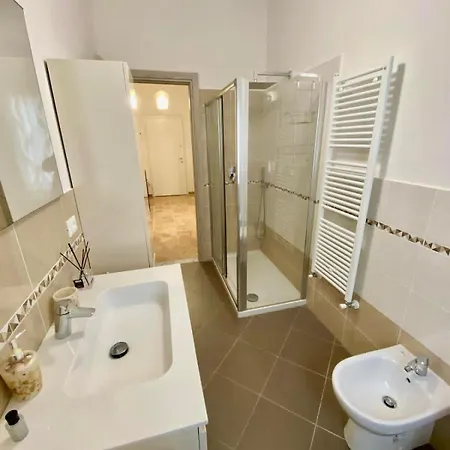 Apartment King House *